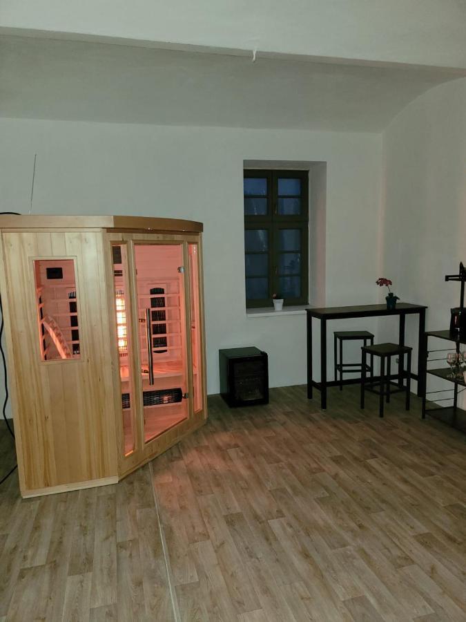 Chateau Moravany - Apartmany, Teepee A Wellness Ronov Nad Doubravou Экстерьер фото