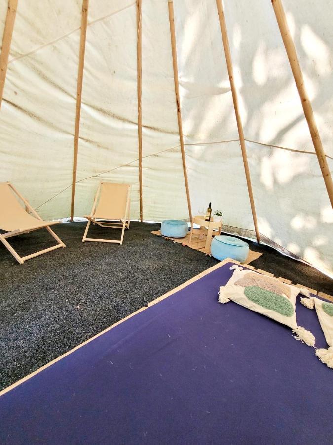 Chateau Moravany - Apartmany, Teepee A Wellness Ronov Nad Doubravou Экстерьер фото