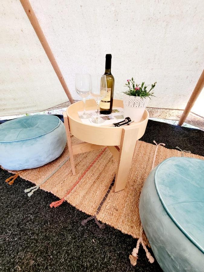 Chateau Moravany - Apartmany, Teepee A Wellness Ronov Nad Doubravou Экстерьер фото