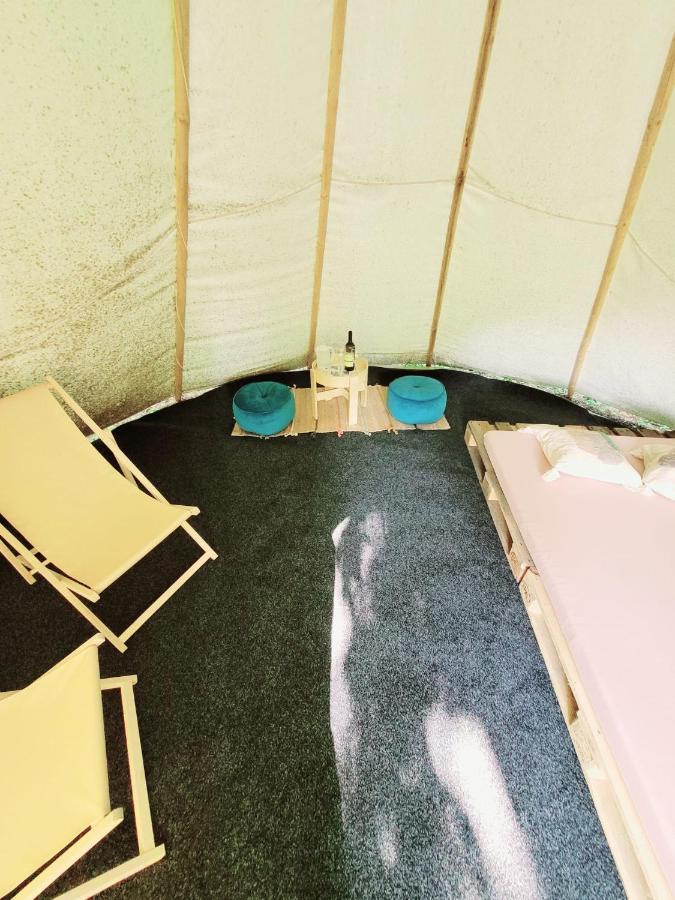Chateau Moravany - Apartmany, Teepee A Wellness Ronov Nad Doubravou Экстерьер фото