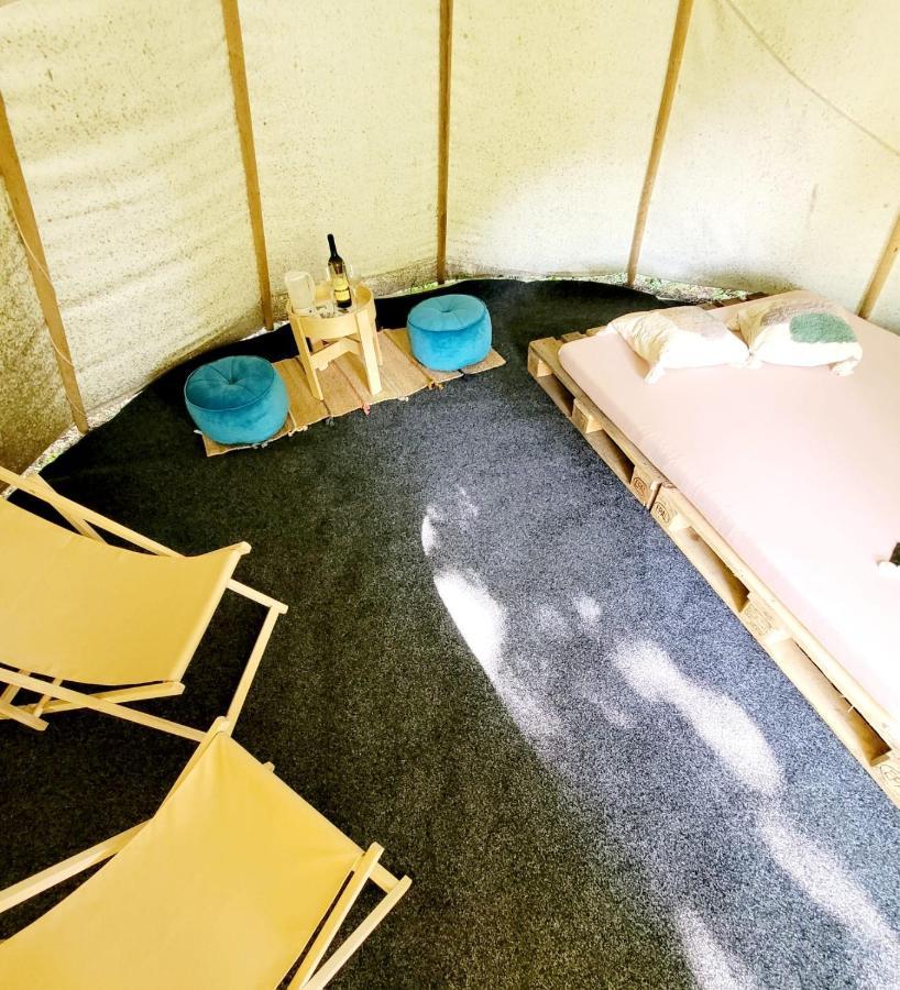 Chateau Moravany - Apartmany, Teepee A Wellness Ronov Nad Doubravou Экстерьер фото