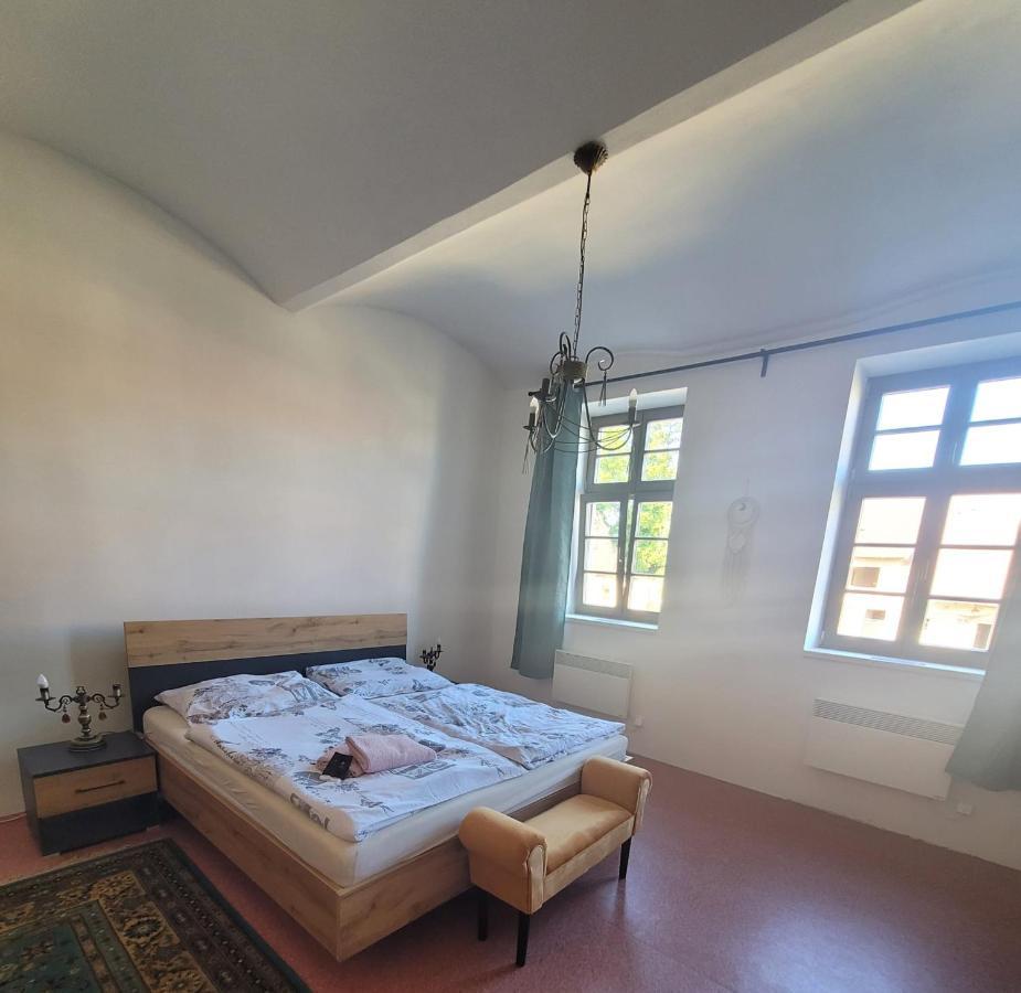 Chateau Moravany - Apartmany, Teepee A Wellness Ronov Nad Doubravou Экстерьер фото